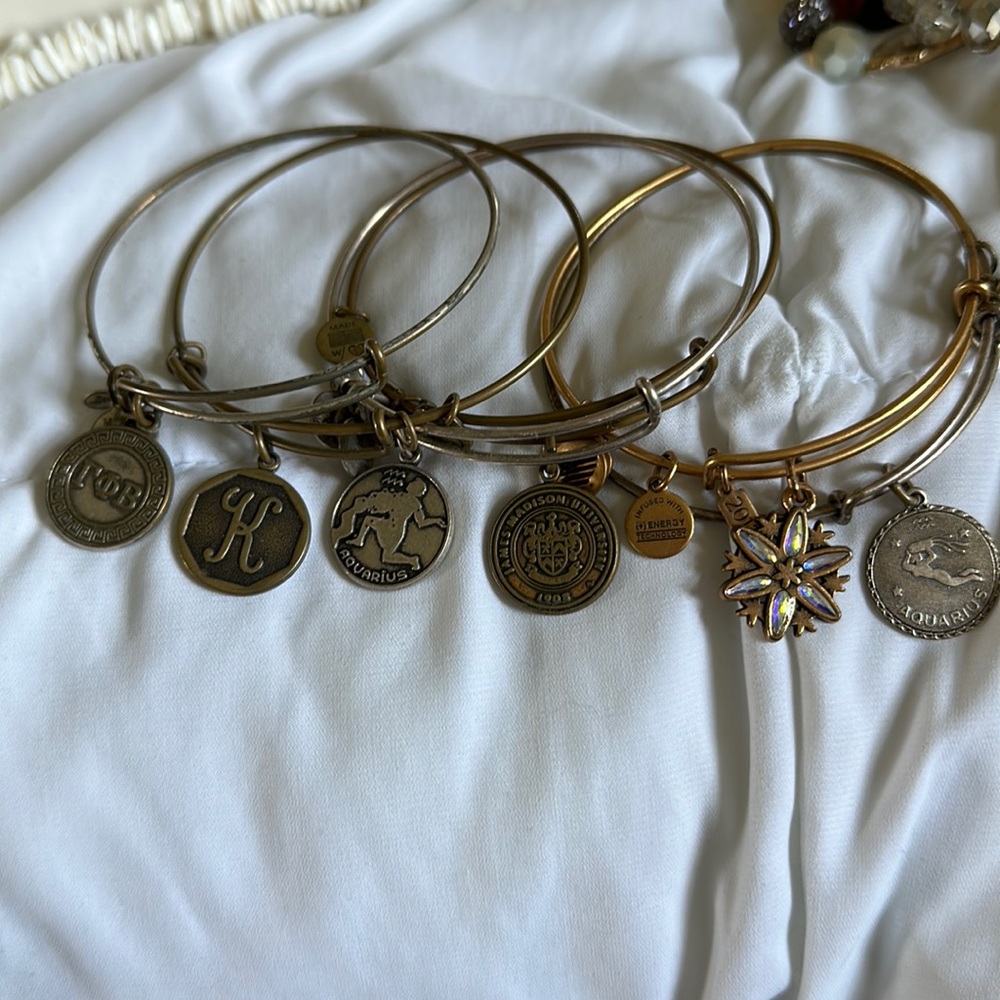 Alex and Annie | 6 bracelets